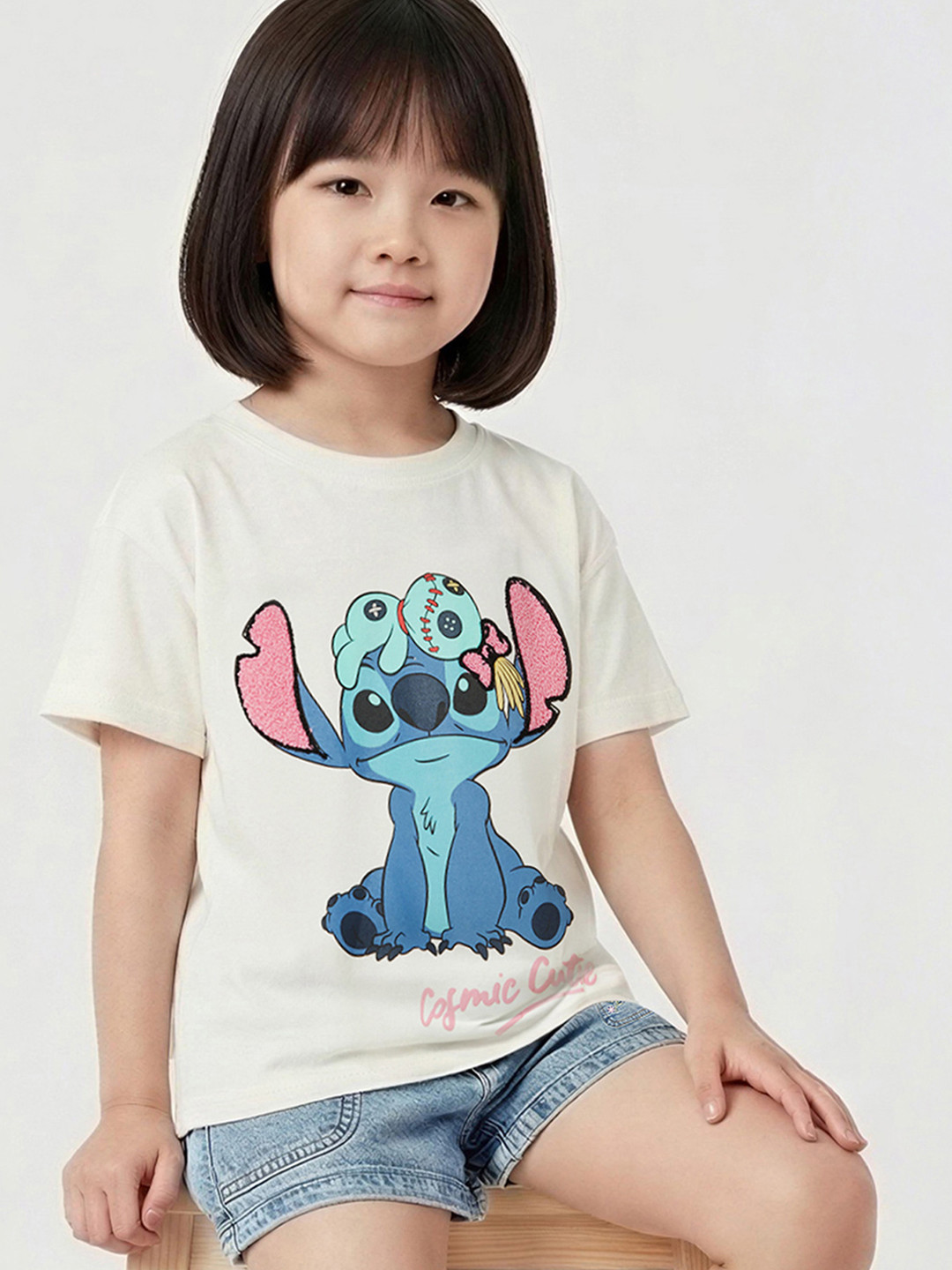 max Girls Graphic Printed Round Neck Pure Cotton Tshirt