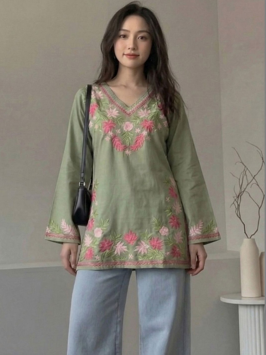 GoSriKi Floral Embroidered V-Neck Thread Work Thread Work Kurti
