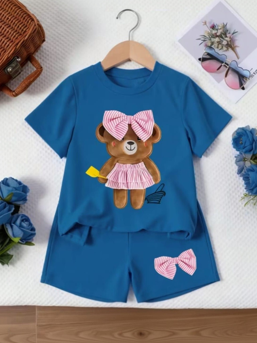 ELPIXIE FASHION Girls Printed T-shirt with Shorts