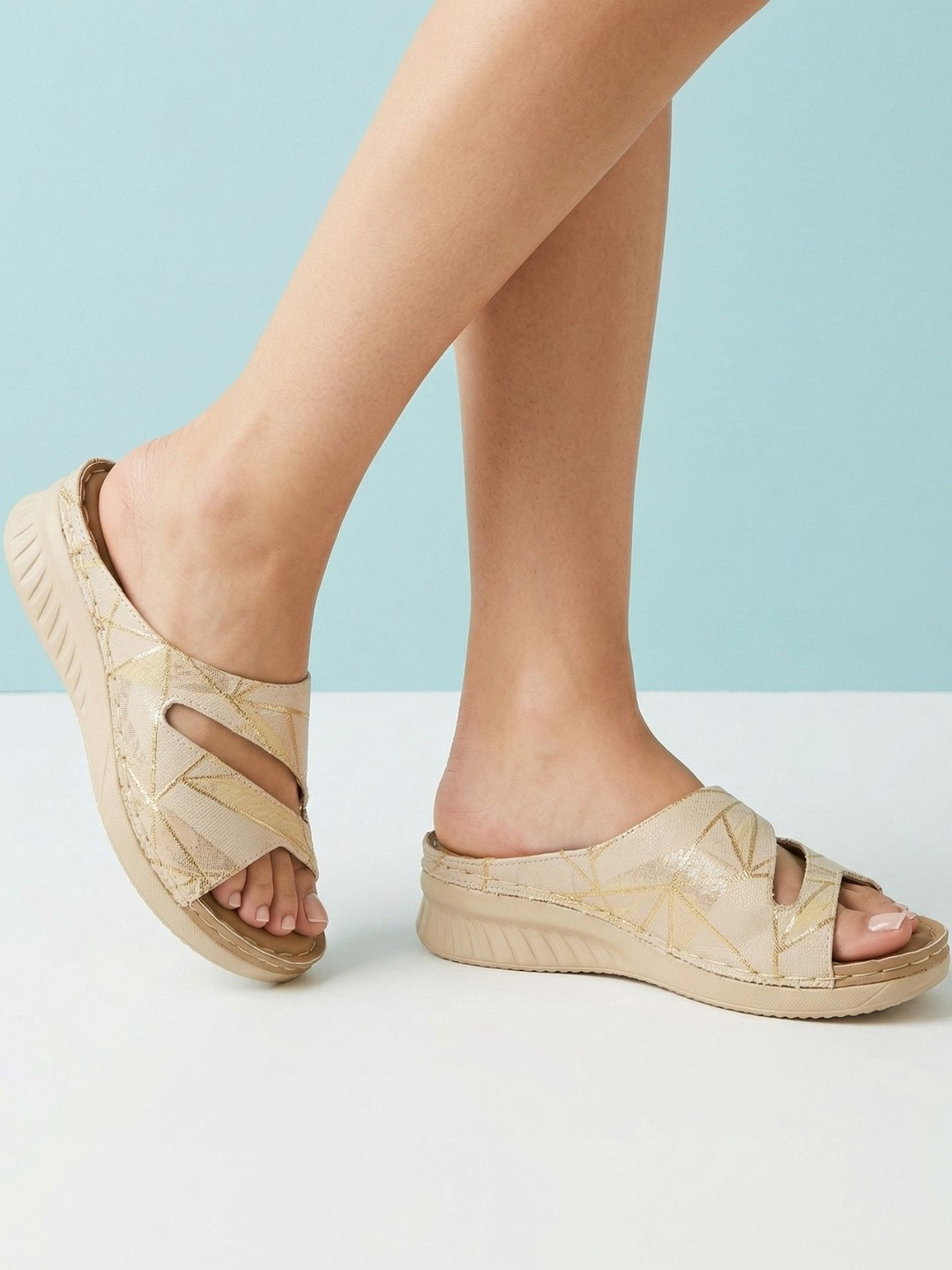 Enjee Women Geometric Print Comfort Slip-On Wedge Sandals