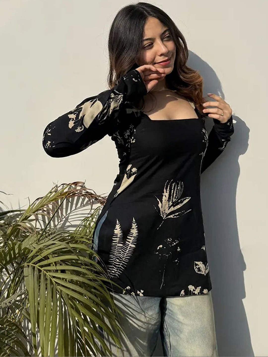 GoSriKi Botanical Printed Square Neck Kurti