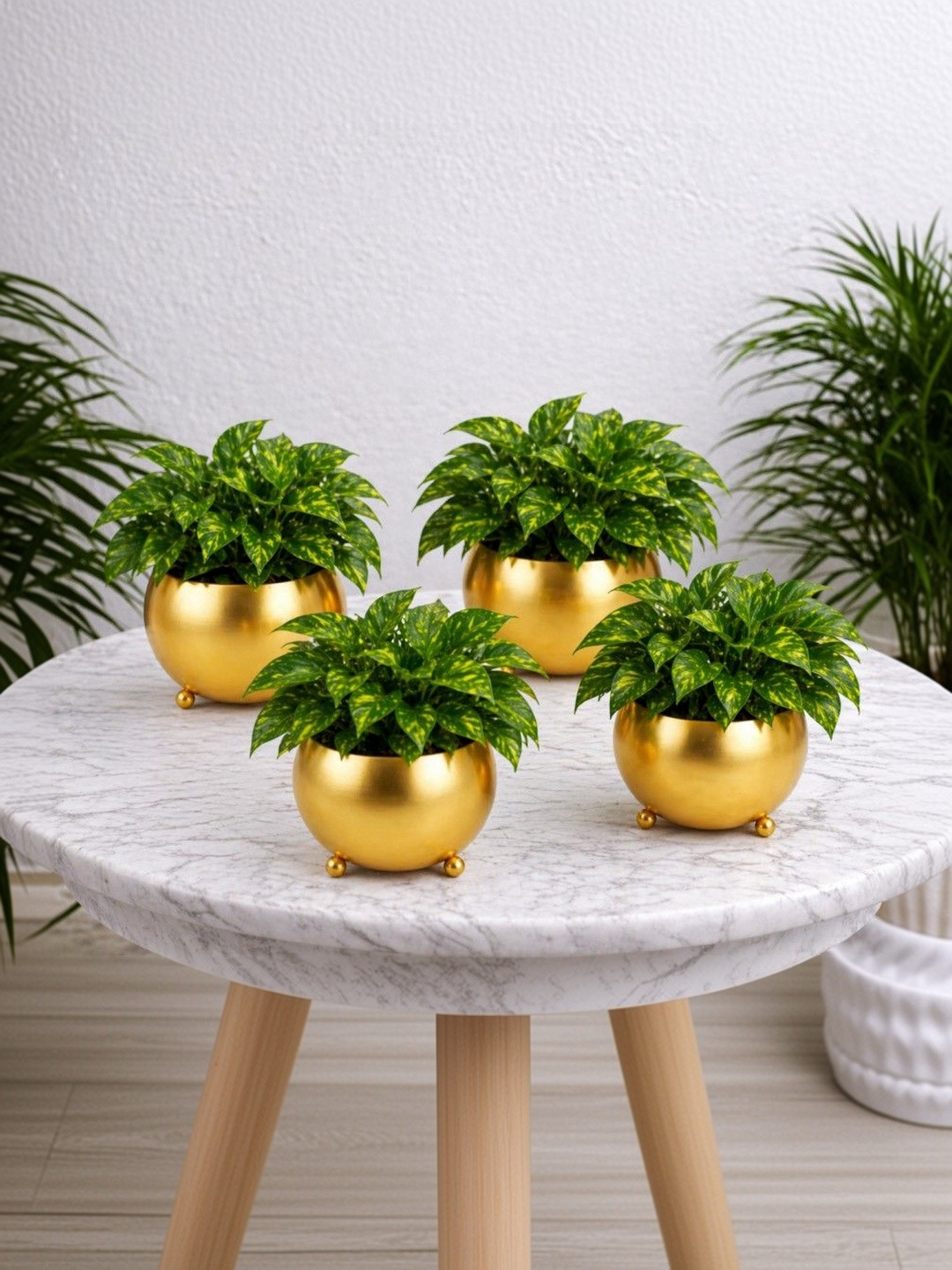 INTERNATIONAL GIFT Golden 4-Pcs Planters
