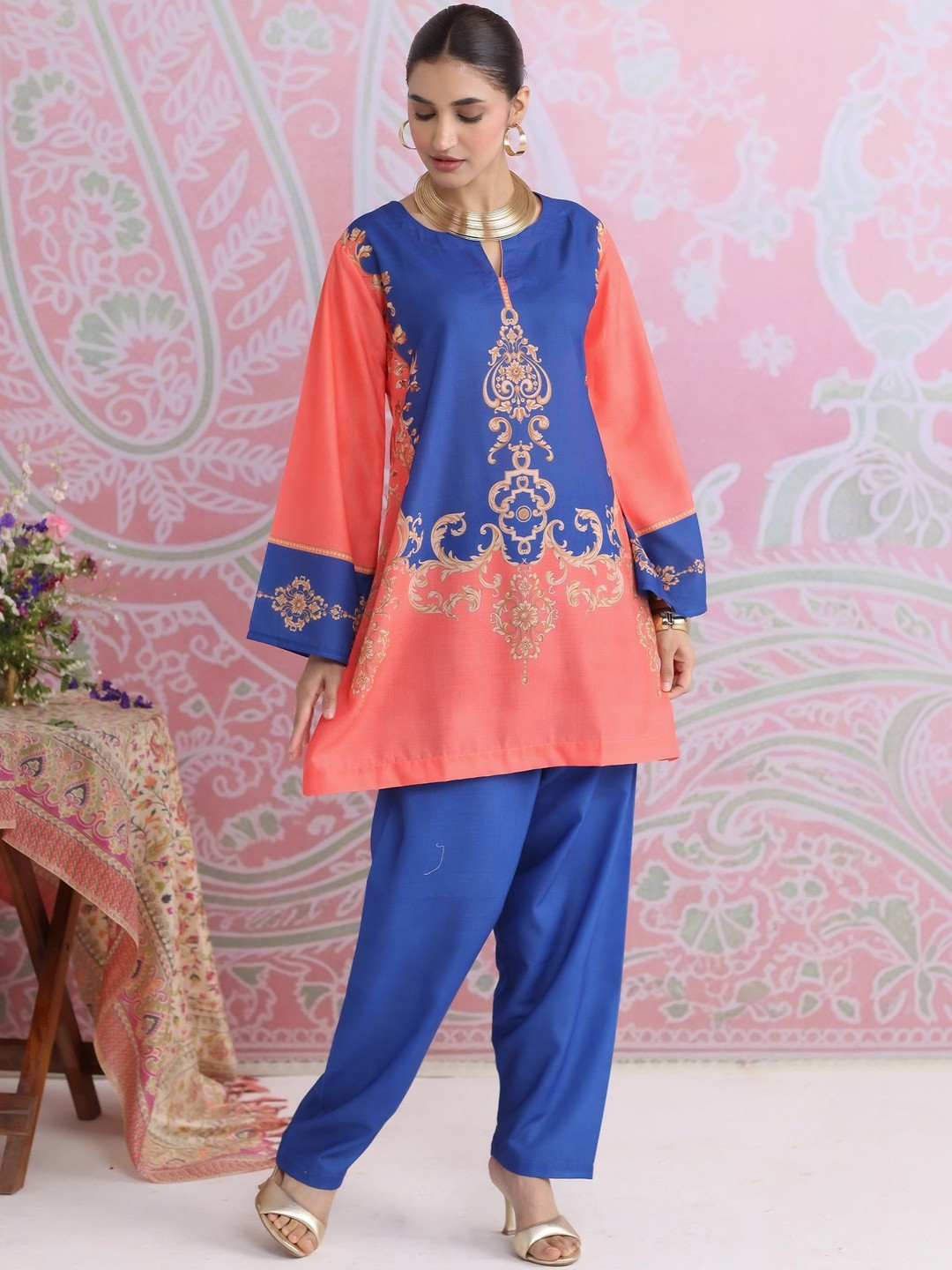HOUSE OF KARI Floral Straight Printed Kurta Trouser Set
