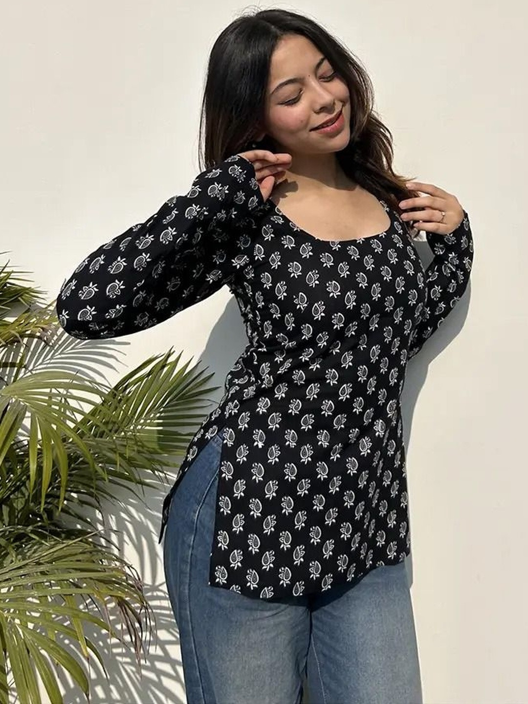 SAANVRA Ethnic Motifs Printed Square Neck Kurti