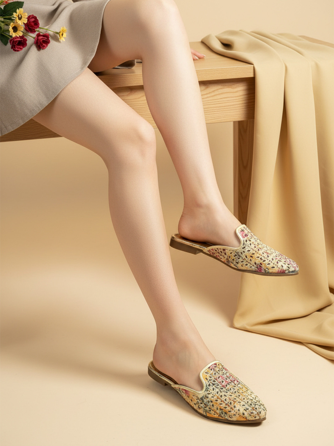 ASHO WITH FASHION MADE GLOBAL Women Ethnic Shoe-Style Sandals