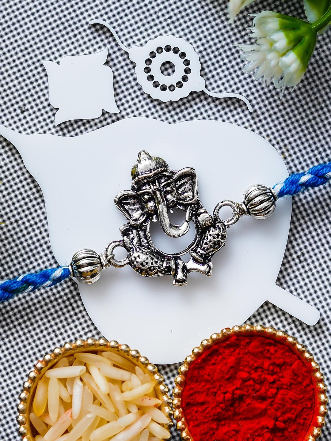 SHINE HUB Thread Rakhi