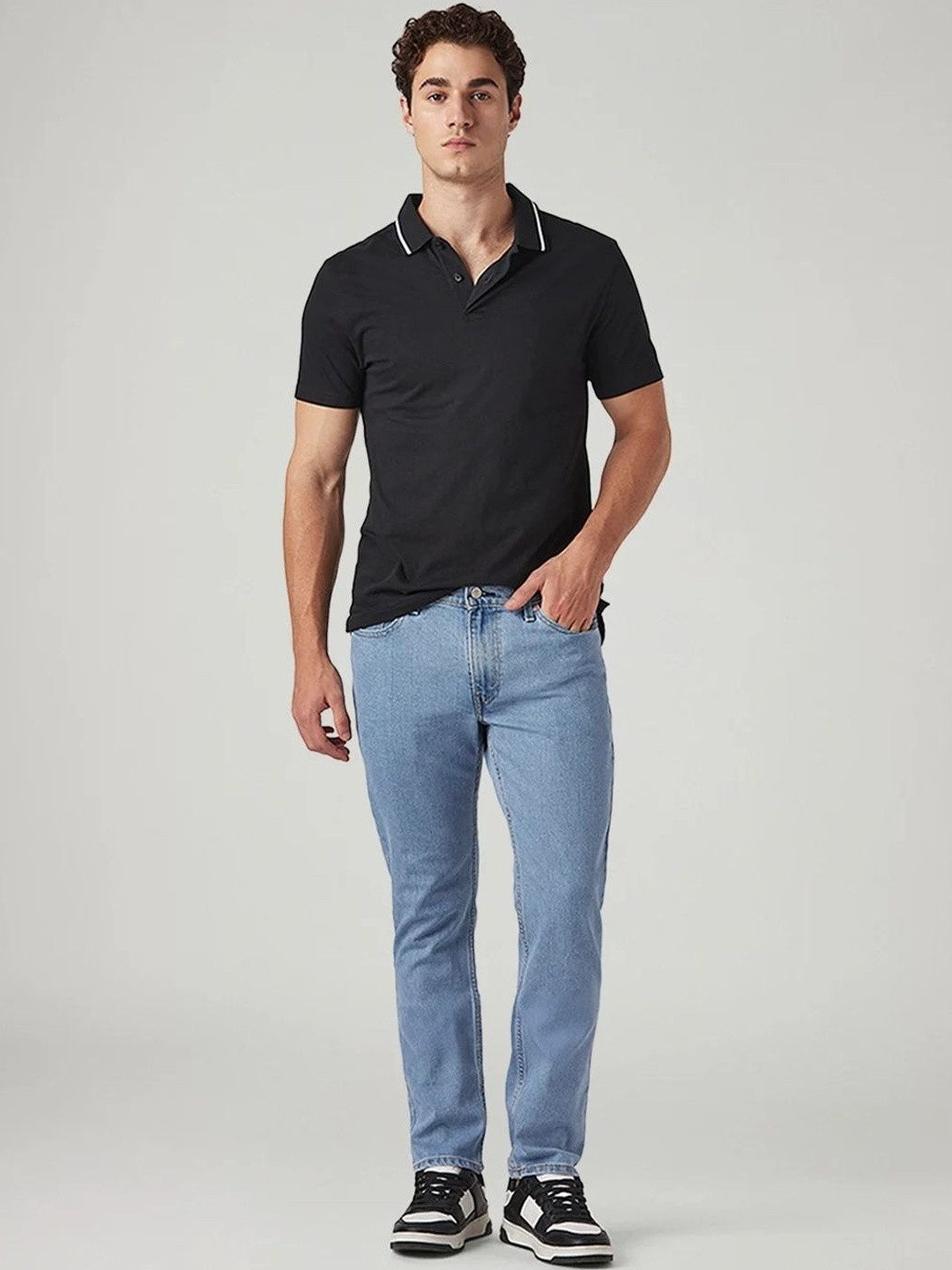 Levis Men Classic Slim Fit Mid-Rise Light Fade Stretchable Jeans