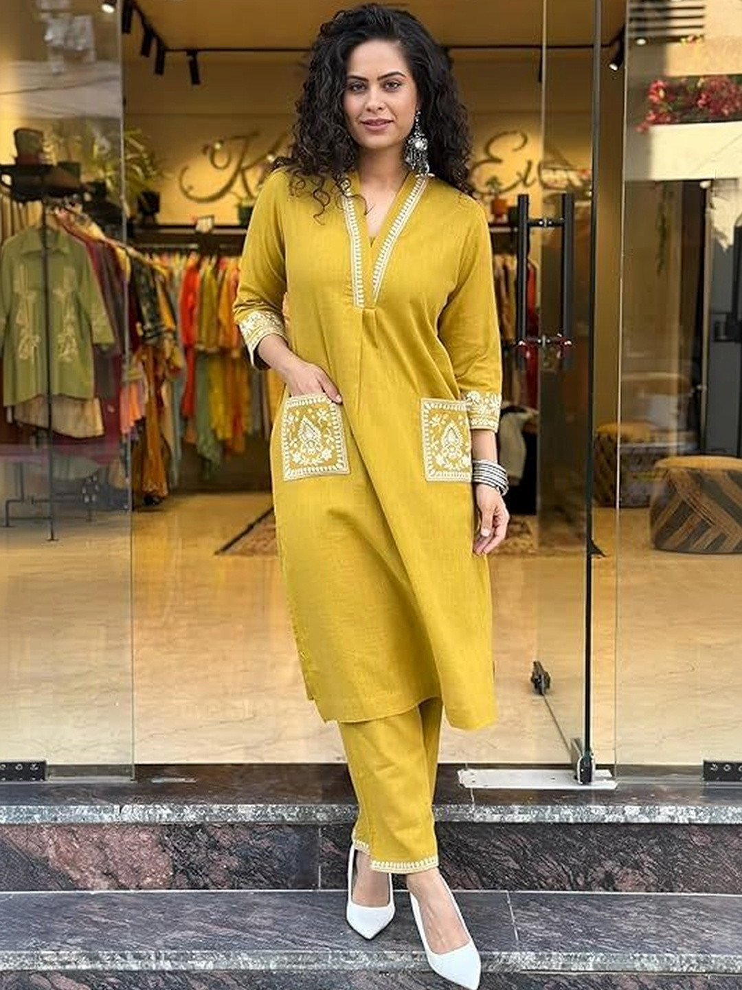 SANTOPERA DESIGNER Women Ethnic Motifs Embroidered Regular Thread Work Kurta with Trousers