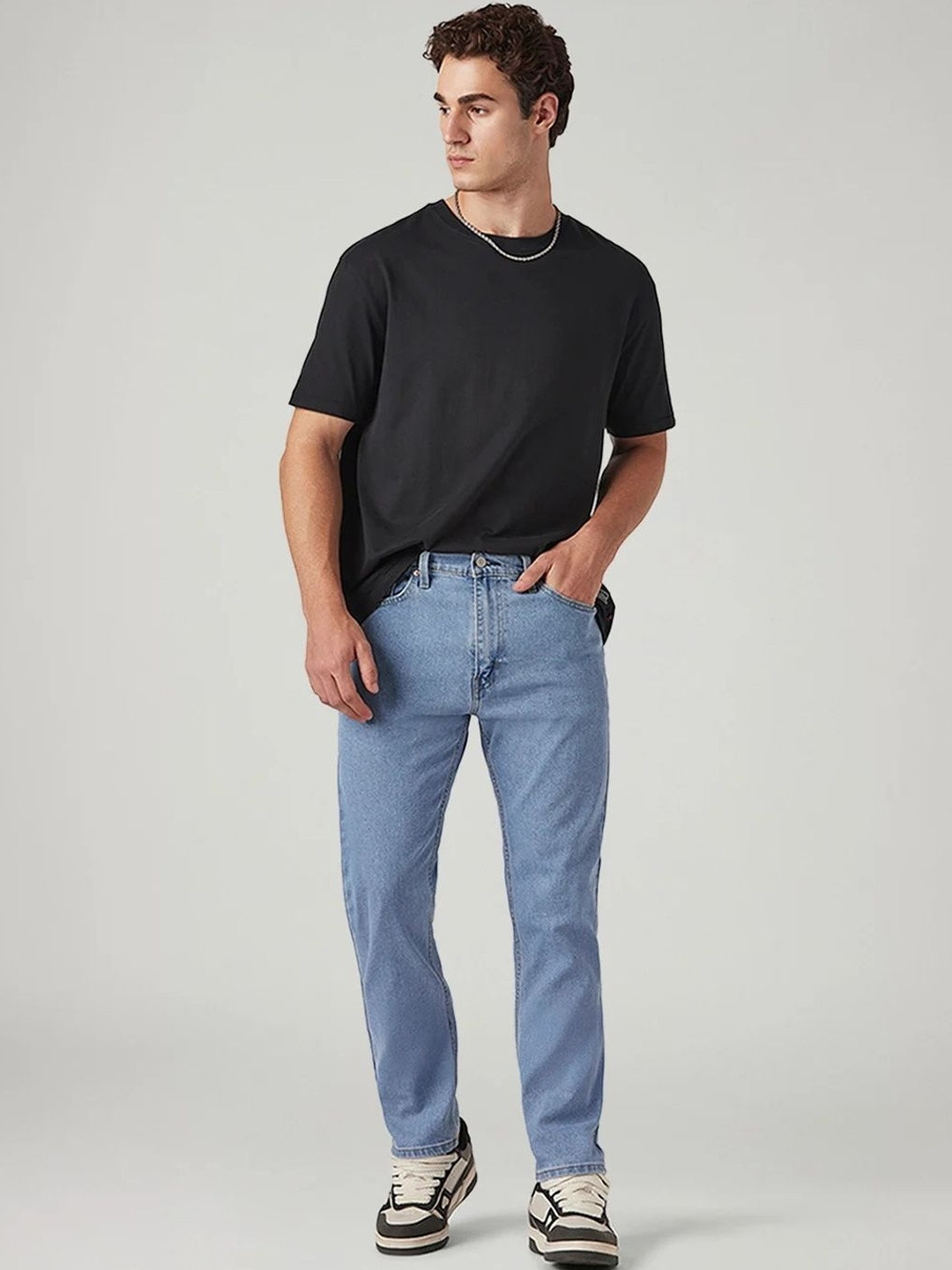 Levis Men Classic Straight Fit Mid-Rise Light Fade Stretchable Jeans