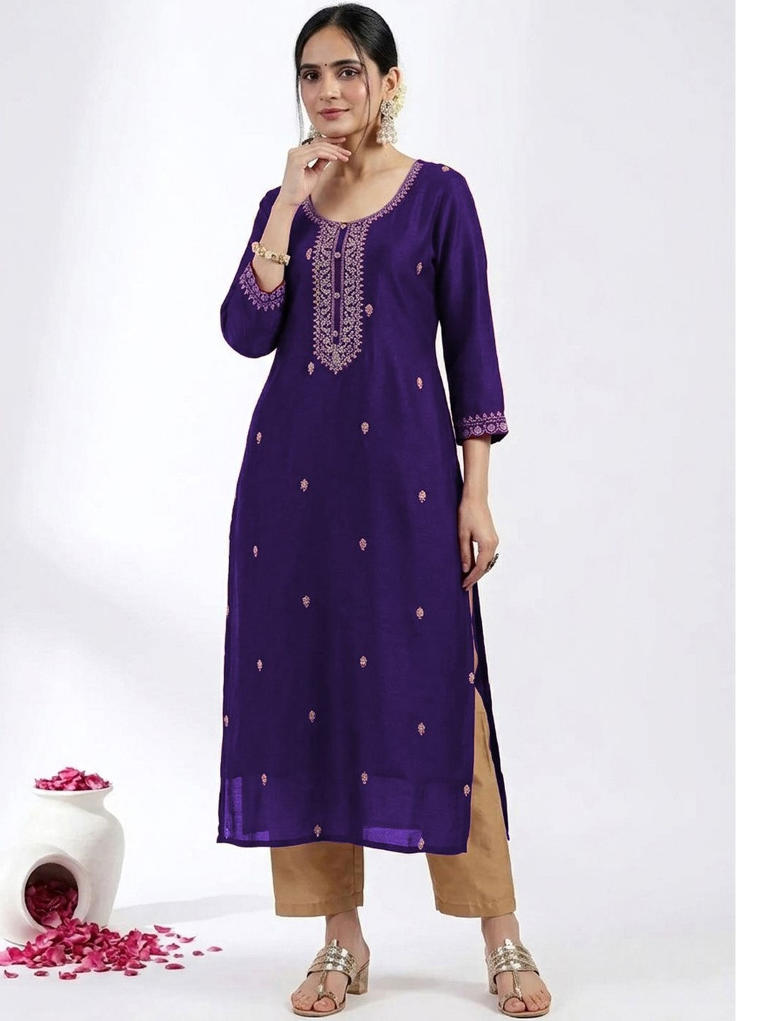 Rensa Women Embellished Thread Work Kurta