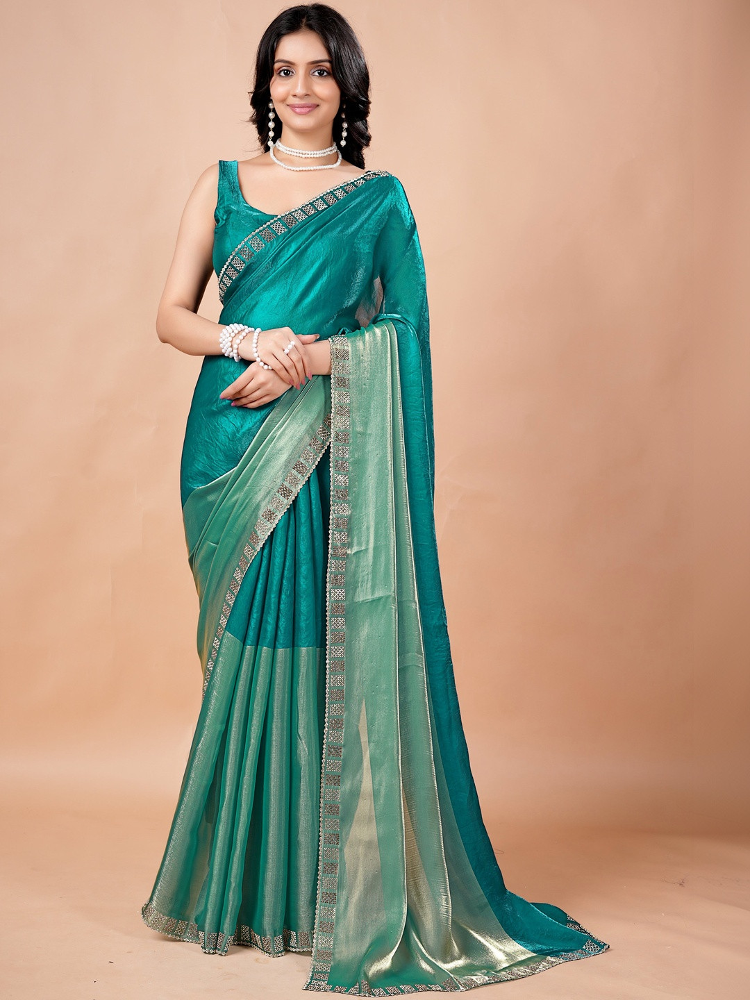 KIYAA FASHION Women Ethnic Motifs Woven Design Saree