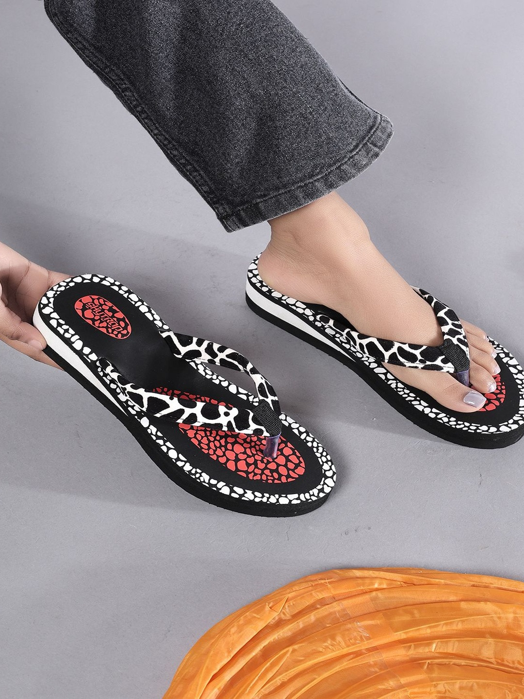 Skytrap Women Printed Thong Flip-Flops