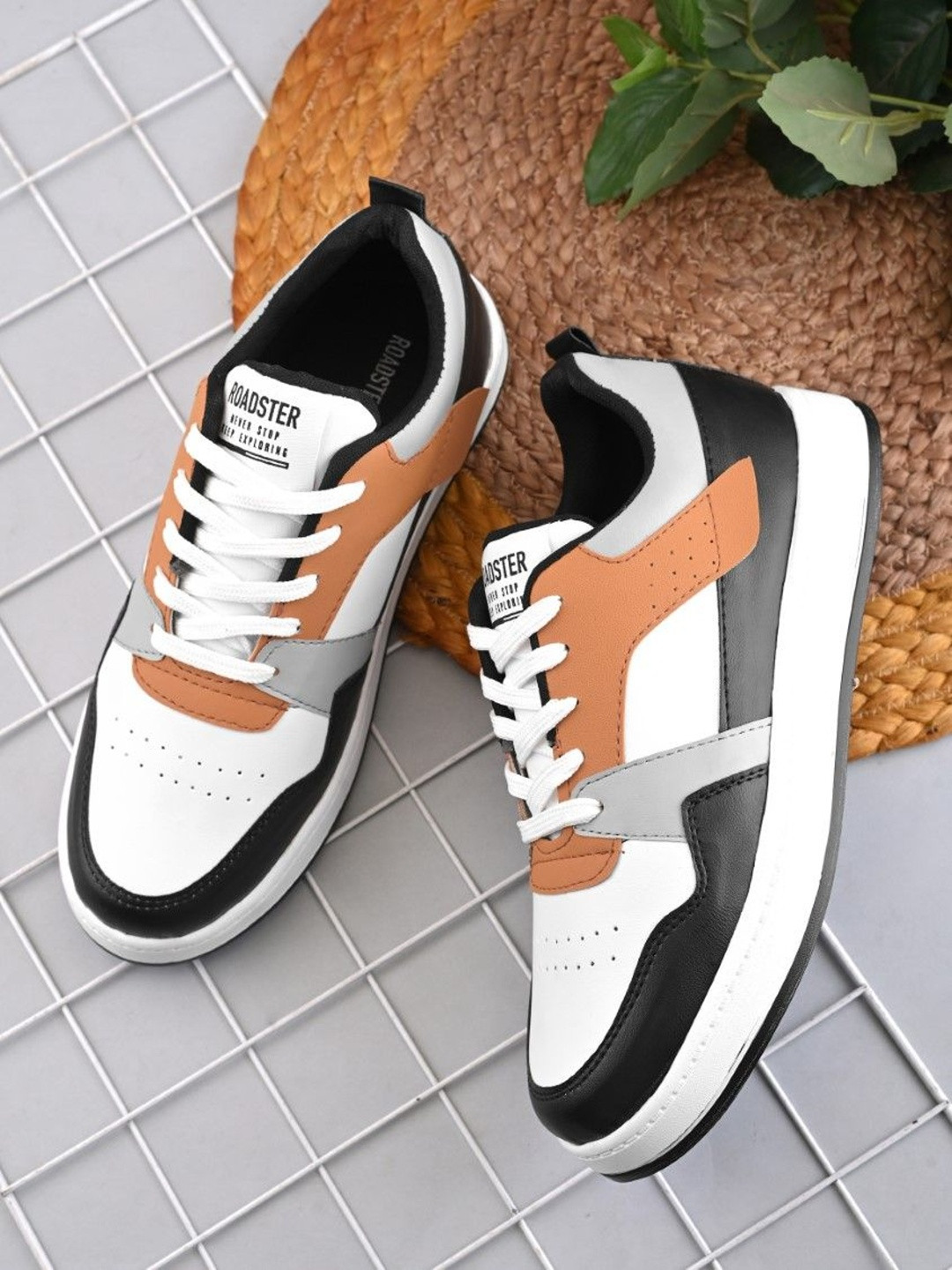 Roadster The Lifestyle Co Men Colorblocked Lightweight Comfort Insole