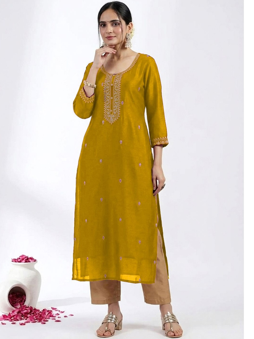 Rensa Women Embellished Thread Work Kurta