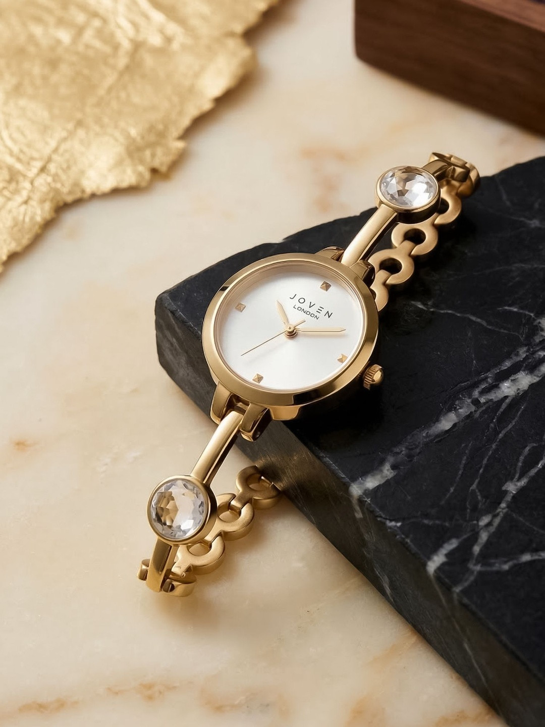 Joven Women Bracelet Style Straps Analogue Watch J7-A