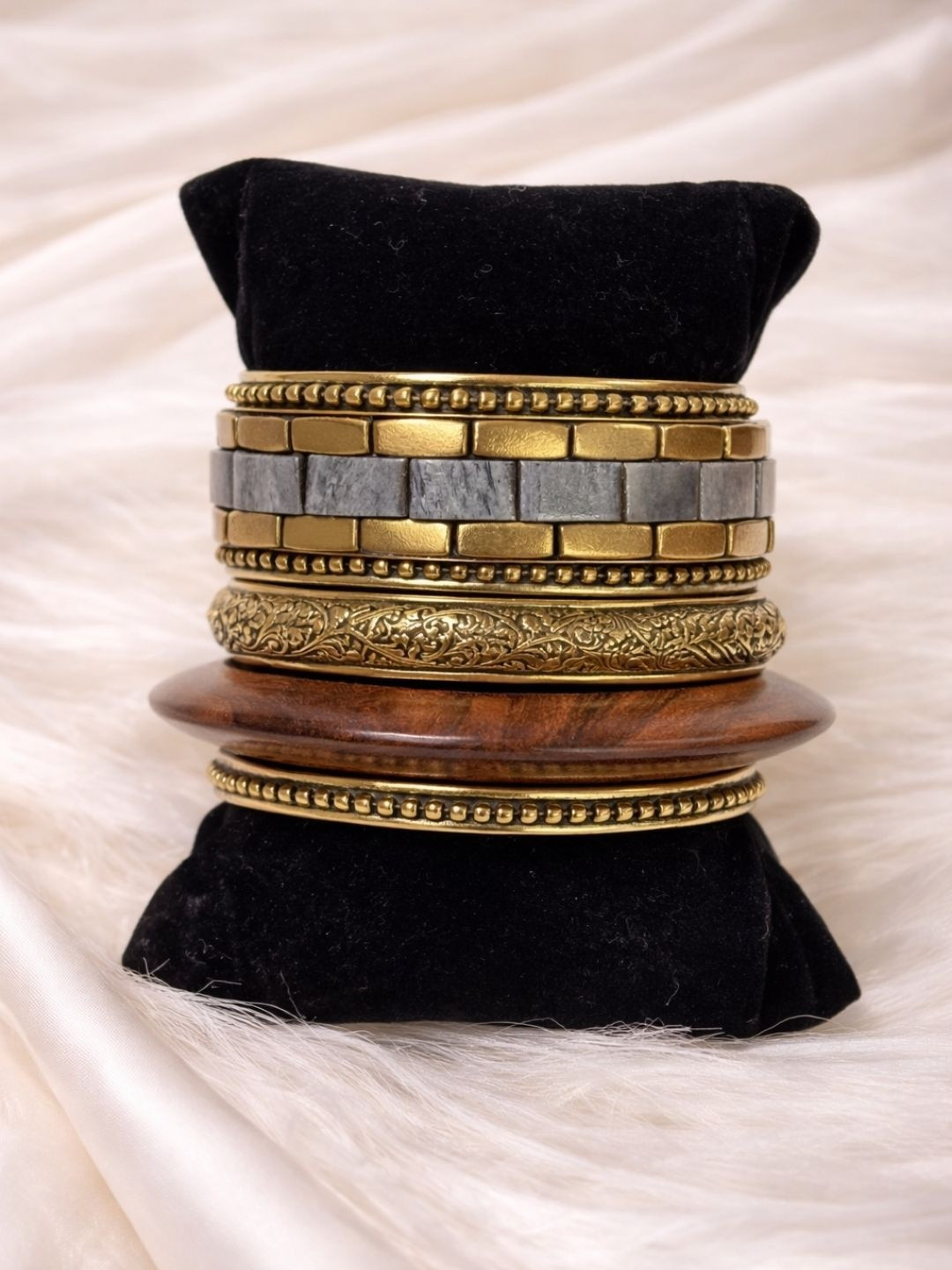 BDIVA Set Of 5 Gold-Plated Stone Studded Bangles