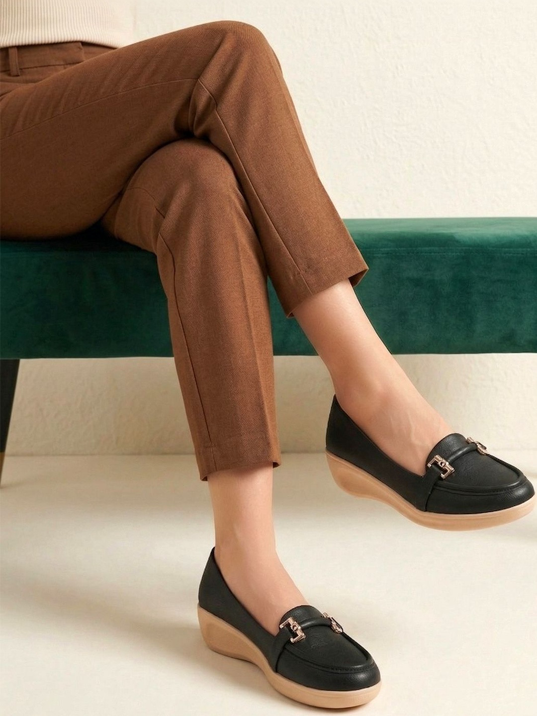 Stylestry Women Round Toe Slip-On Ballerinas