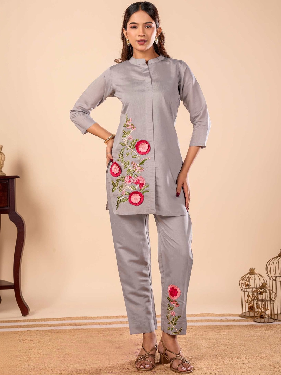 DISHWA FASHION Romantic Florals Embroidered Top with Trousers