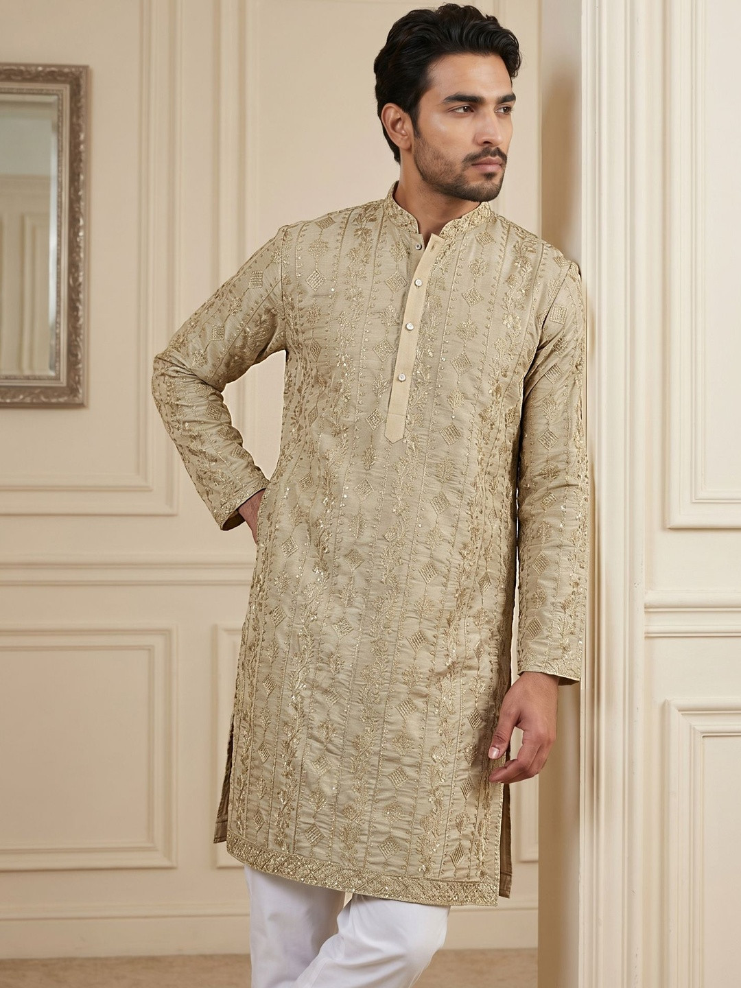 House of Pataudi Embroidered Mandarin Collar Knee Length Straight Kurta