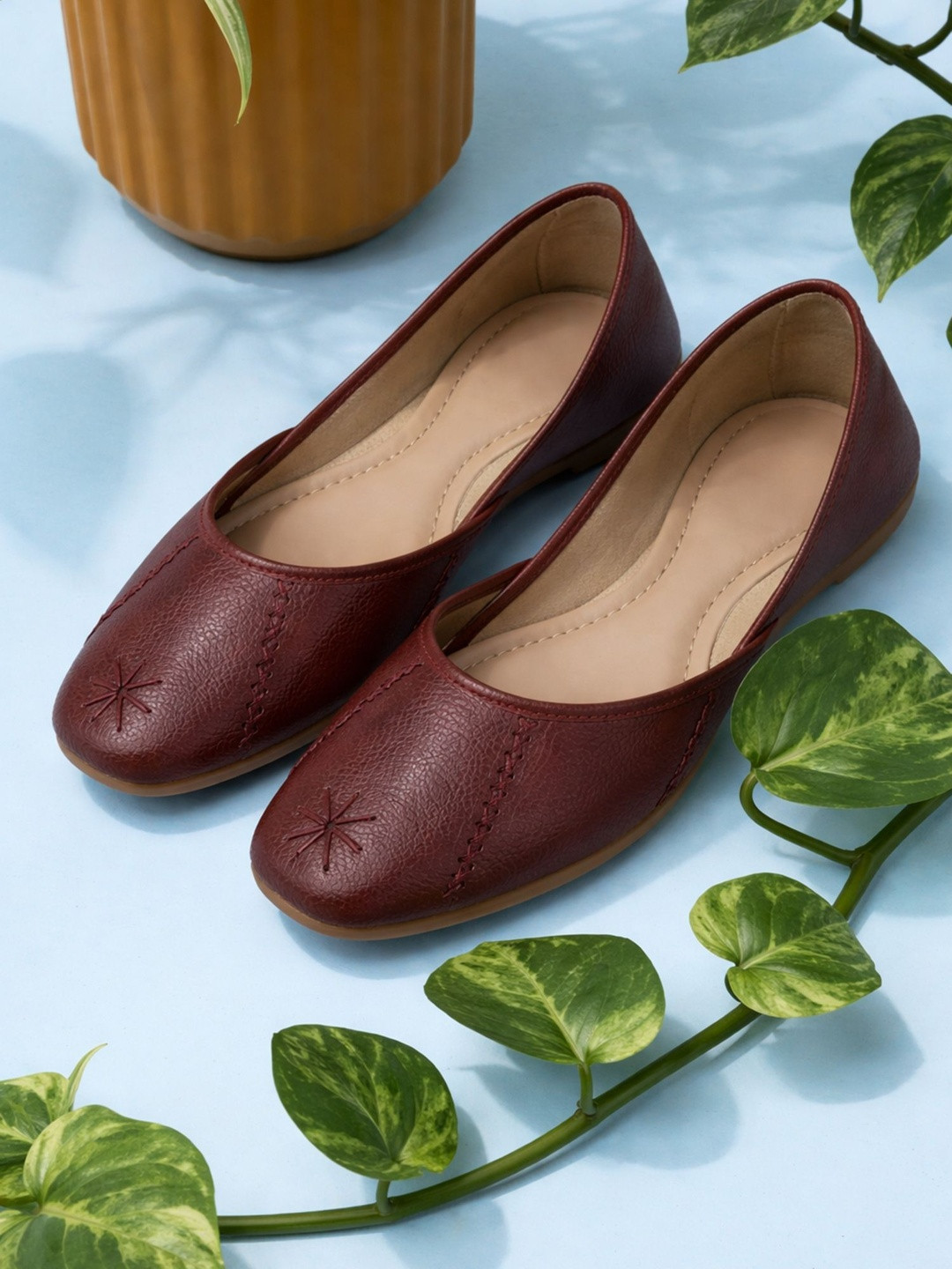 RAHEGAS Women Ethnic Mojaris with Embroidered Flats - mojari for women, wedding jutti