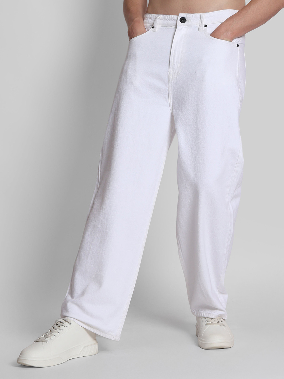 The Roadster Lifestyle Co. Men White Baggy-Fit Pure Cotton Jeans