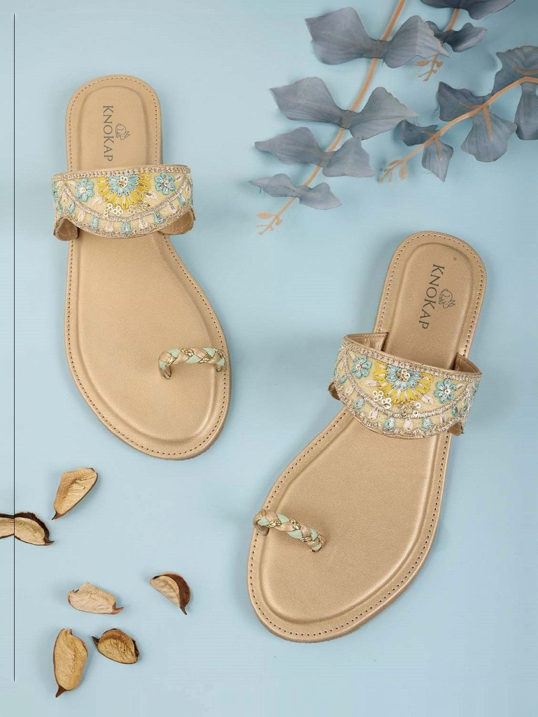 KNOKAP Women Embellished Ethnic One Toe Flats with Embroidered