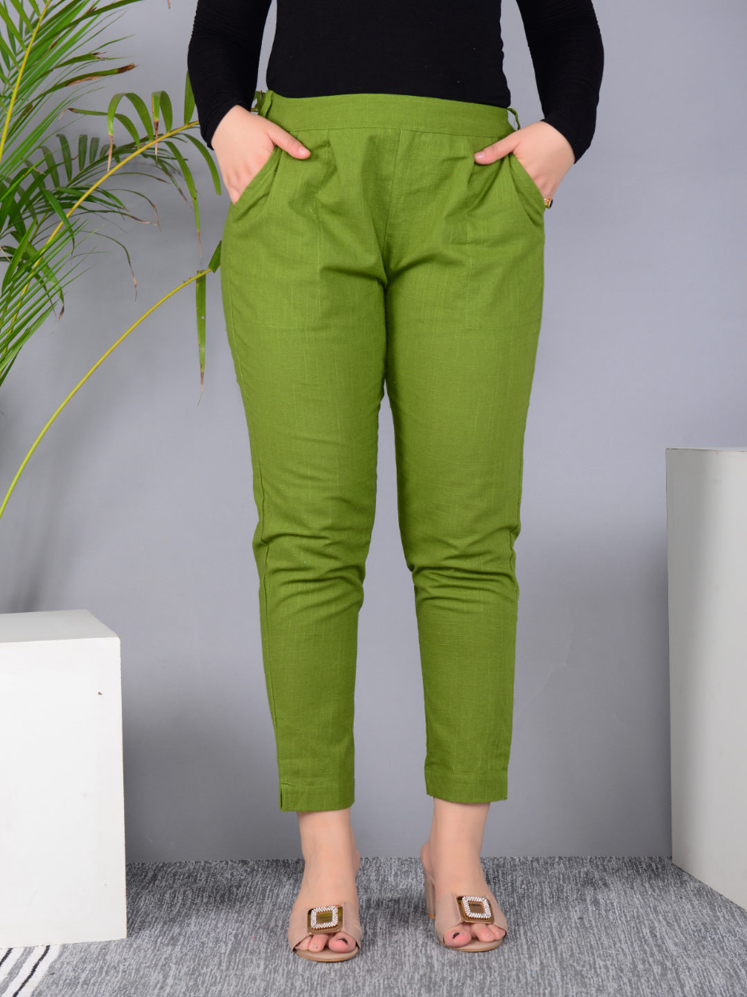 Ashvy Women Relaxed Straight Leg Slim Fit Pleated Trousers