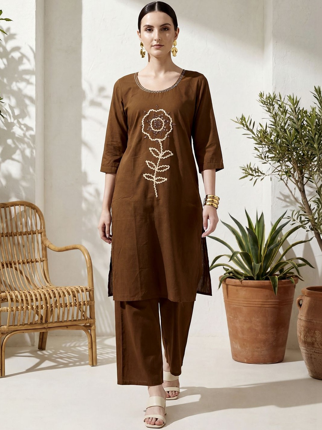Berrylicious Women Floral Embroidered Regular Thread Work Pure Cotton Kurta with Palazzos