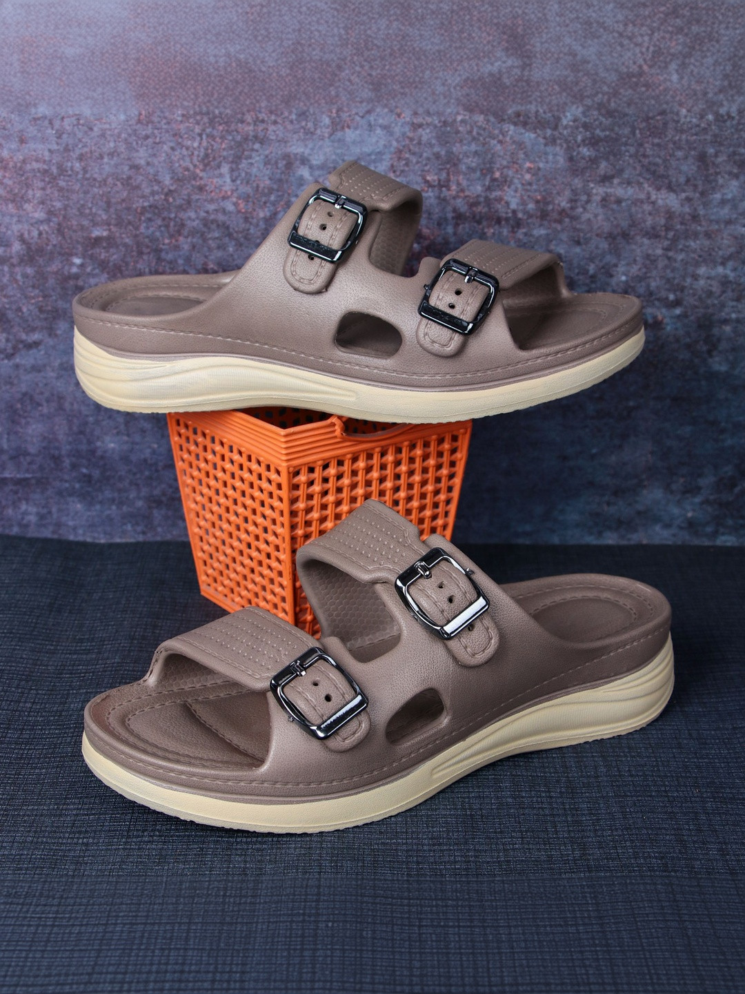 glitchez Women Slip-On
