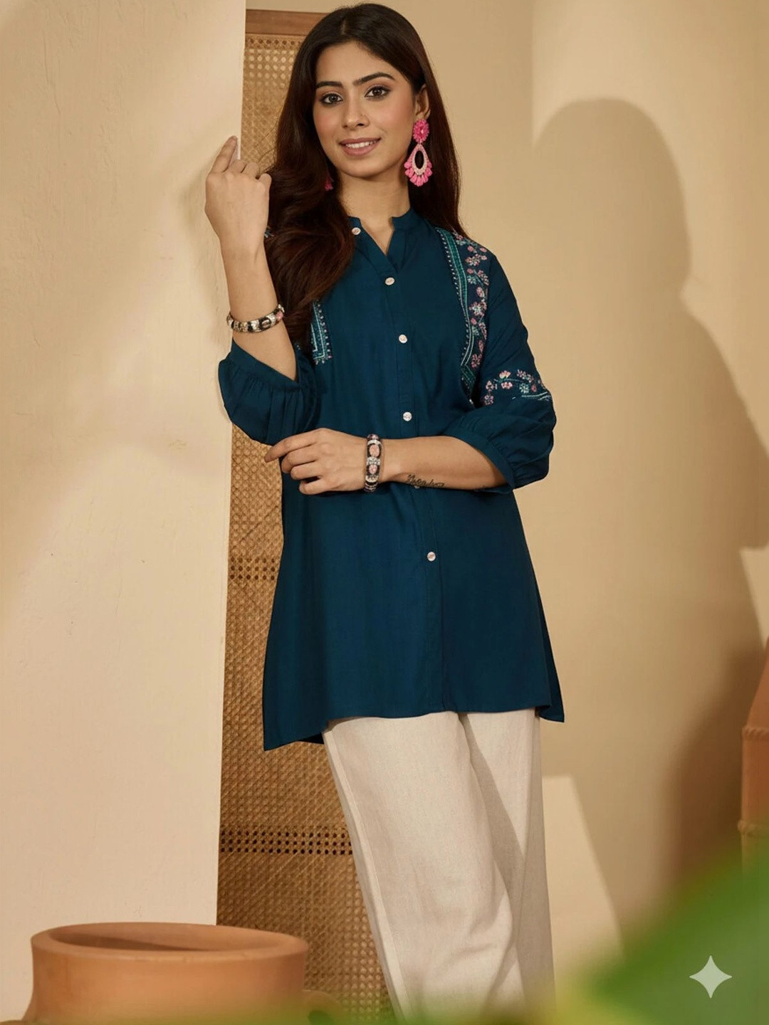 MANTRA DESIGNER Floral Embroidered Thread Work Thread Work Kurti