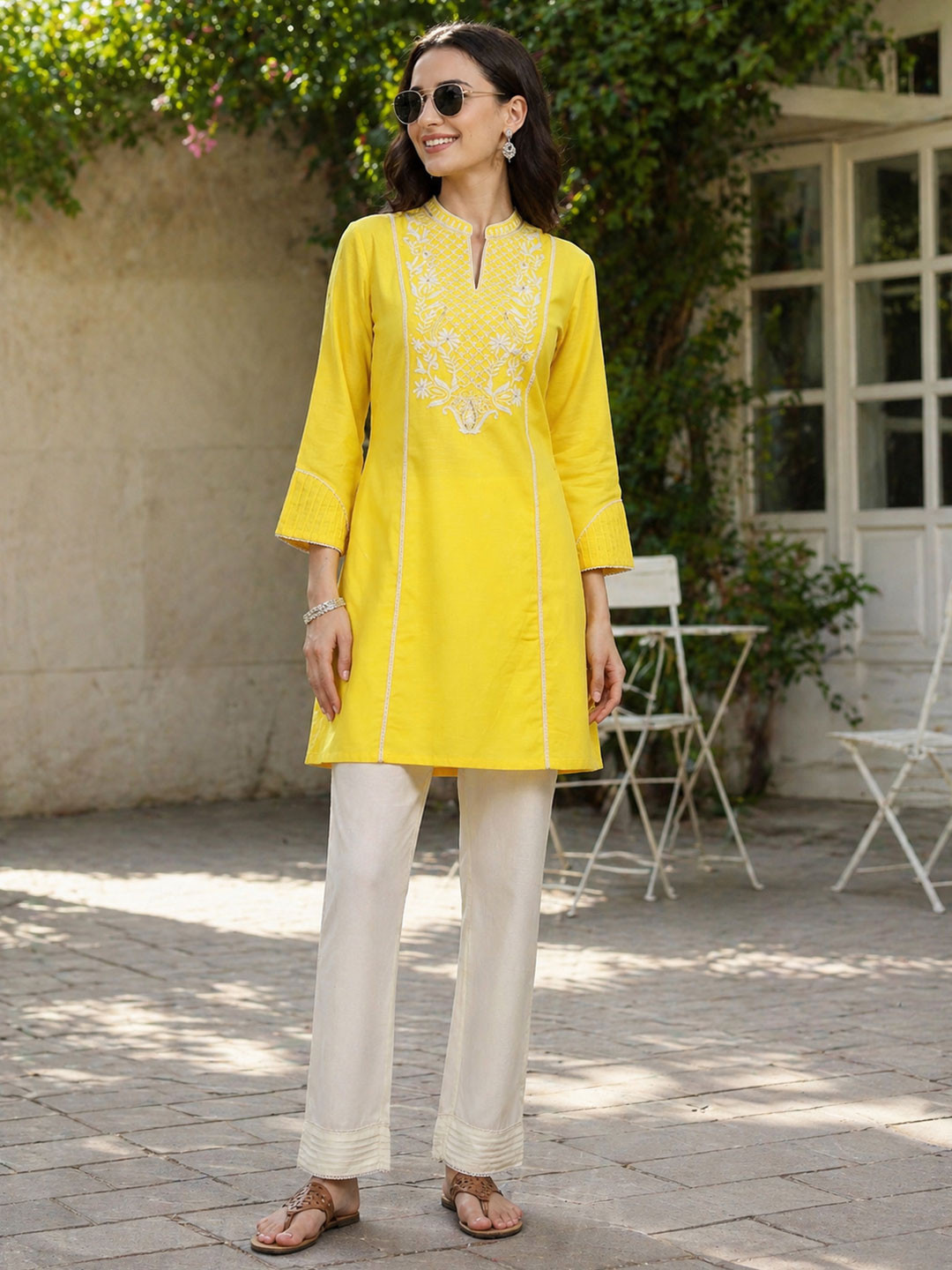 Nayam By Lakshita Women Floral Thread Embroidered Straight Kurti