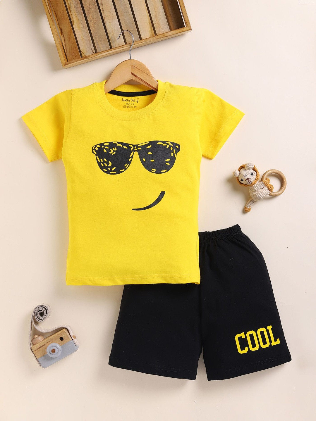 NUTTY BUTTY Boys Printed T-shirt with Shorts