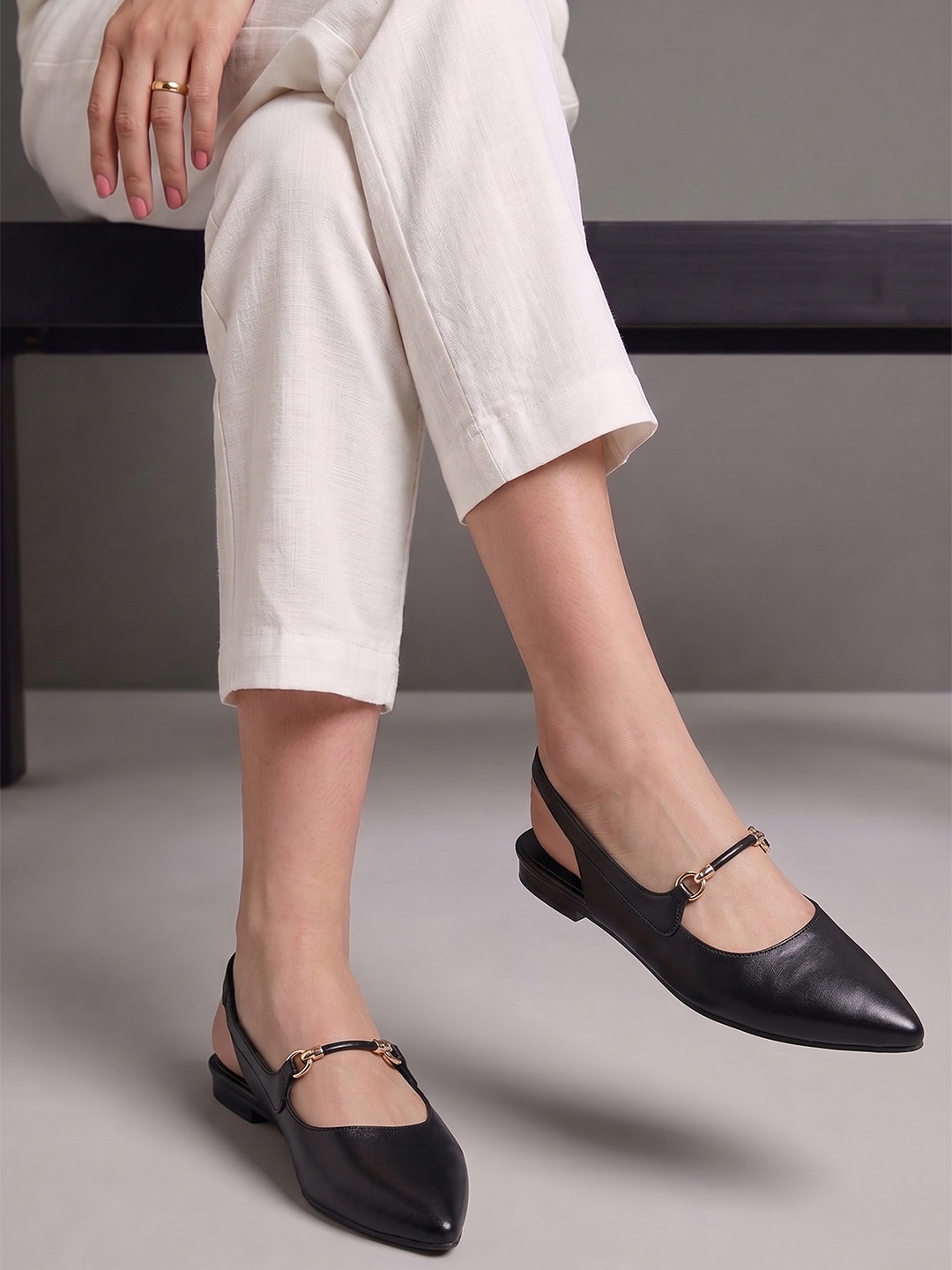 Kenneth Cole Women Pointed Toe Backstrap Flats