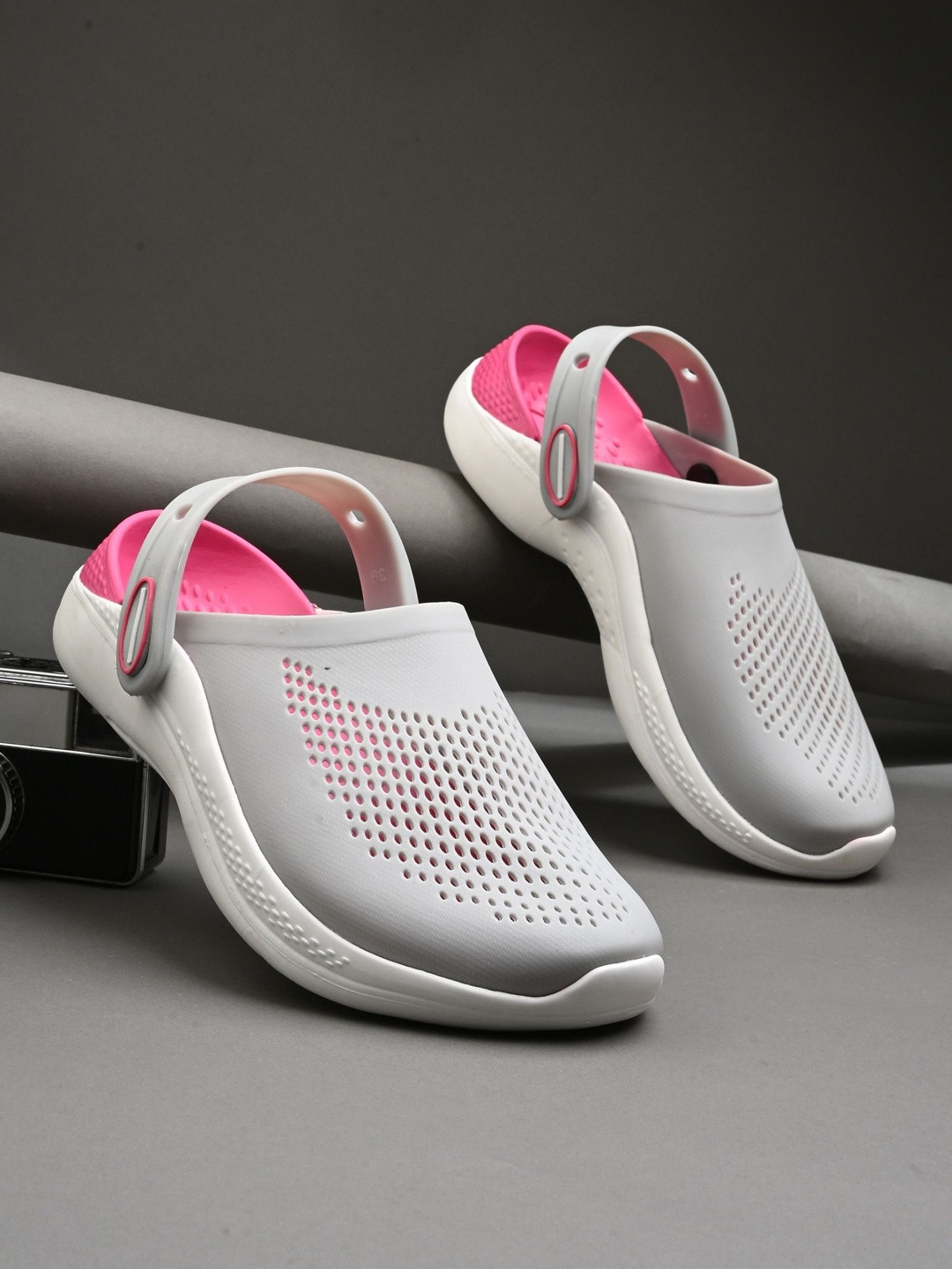 The Roadster Lifestyle Co Women Clogs Flip Flops