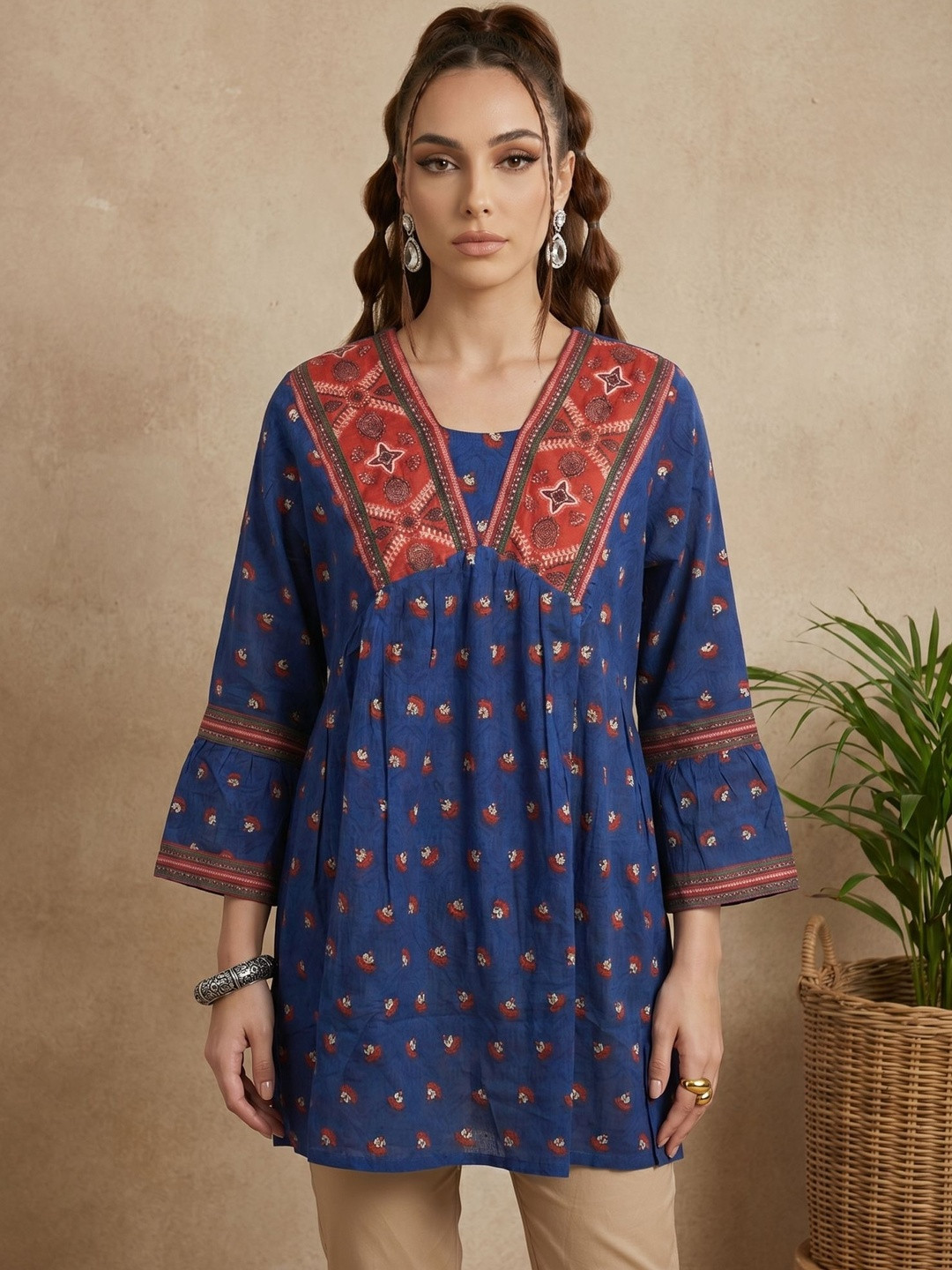 Suha Ethnic Motifs Printed V-Neck Panelled Kurti