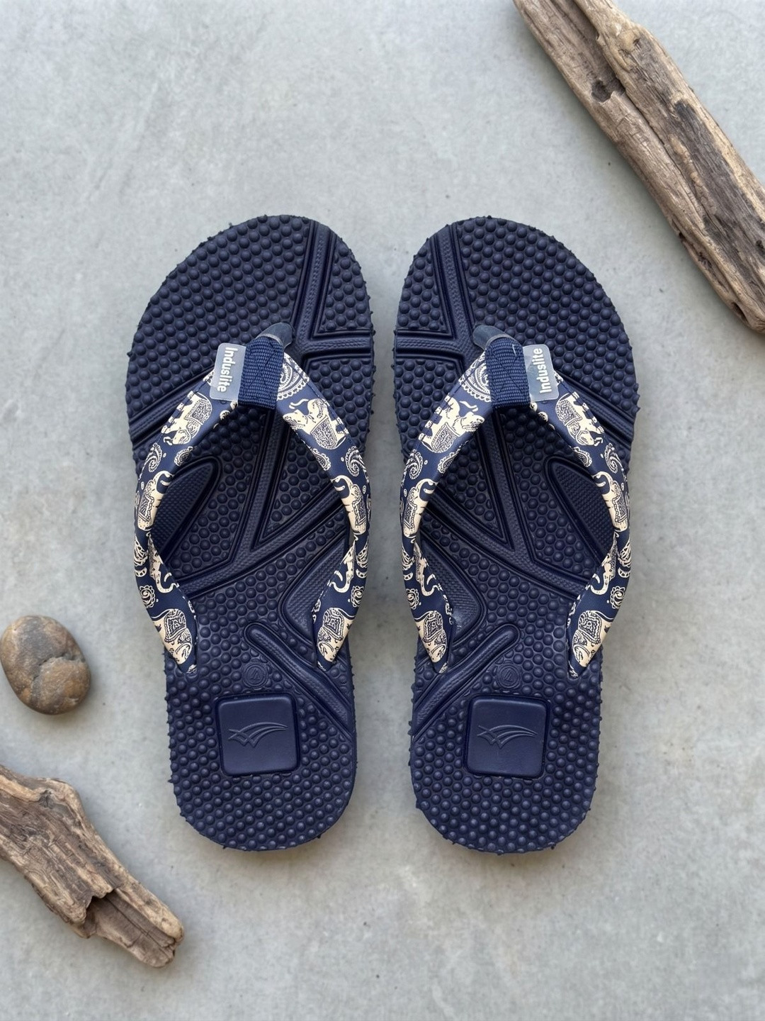 GRX Women Printed Rubber Thong Flip-Flops