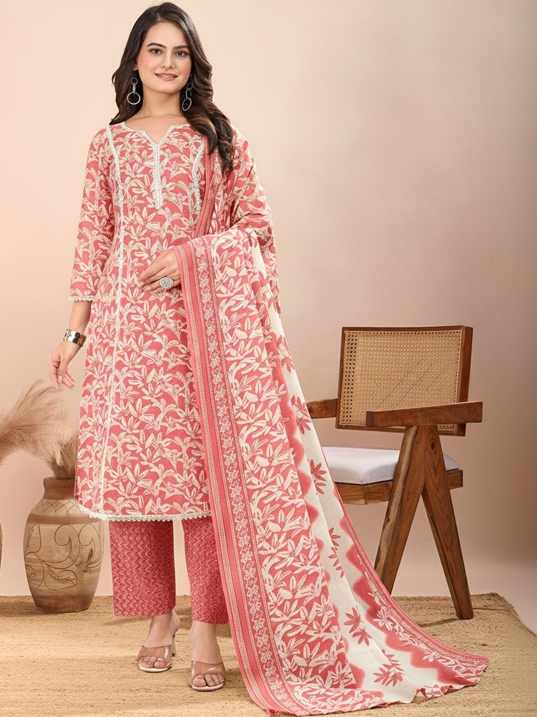 Veda fab Women Floral Printed Regular Thread Work Pure Cotton Kurta with Trousers & With Dupatta
