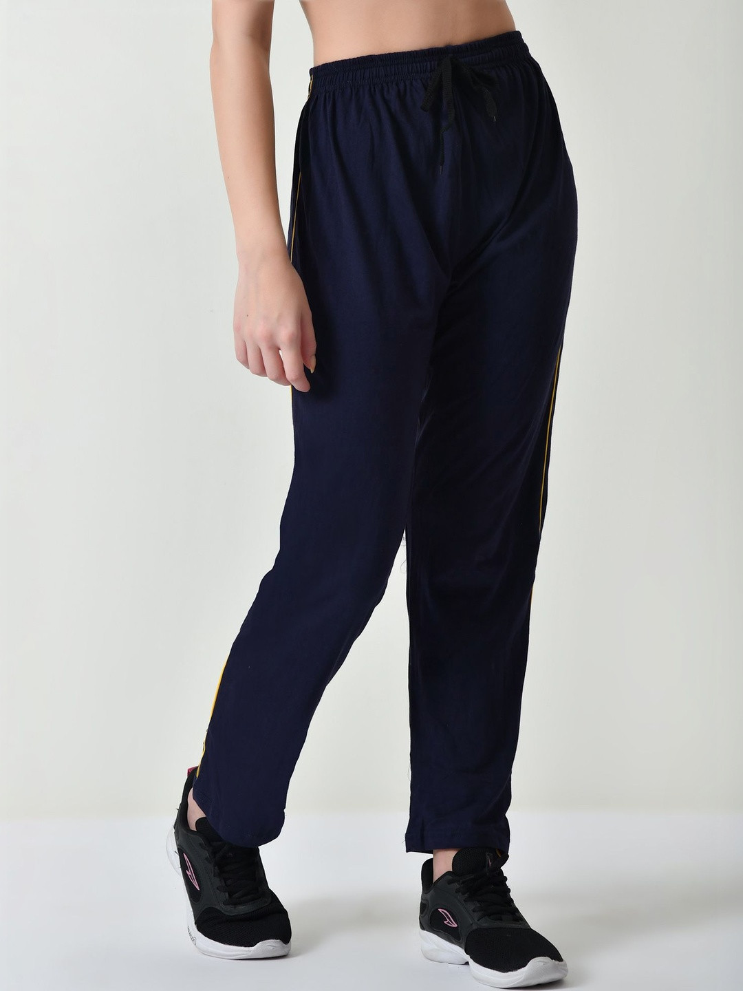 IndiWeaves Women Regular Fit Training Track Pants