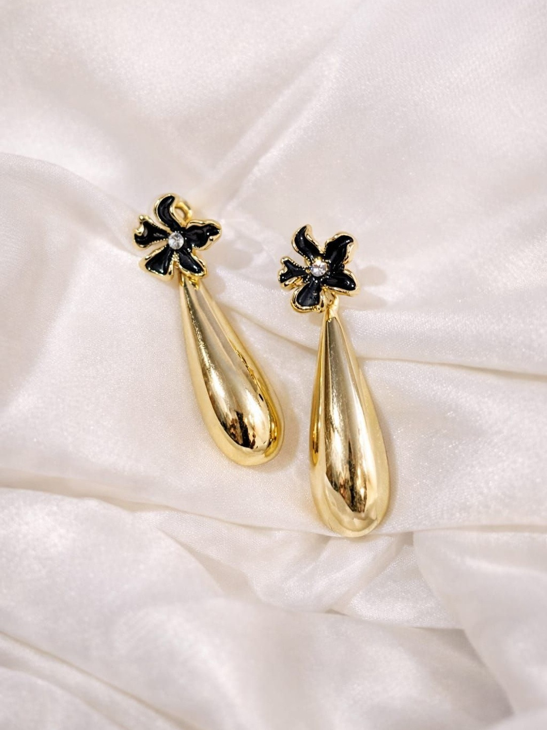 VELVET IMPERIAL Teardrop Shaped Drop Earrings