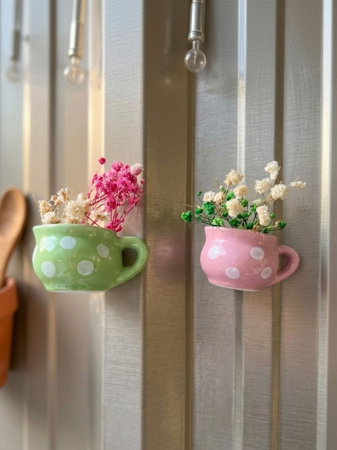 ArteCasa Green & Pink 2-Pcs Printed Decorative Magnets