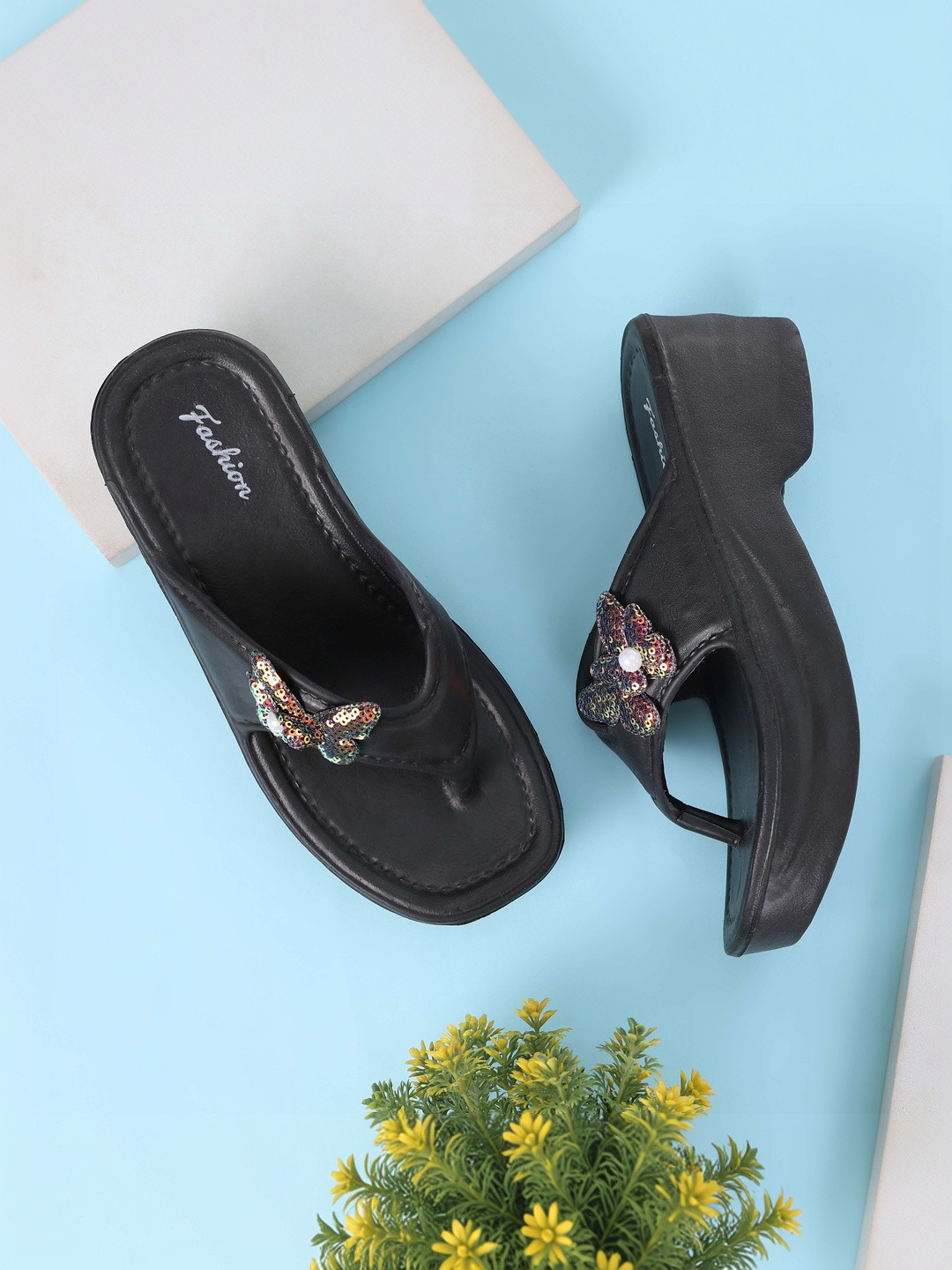 KNIEVL Women Embellished Thong Flip-Flops