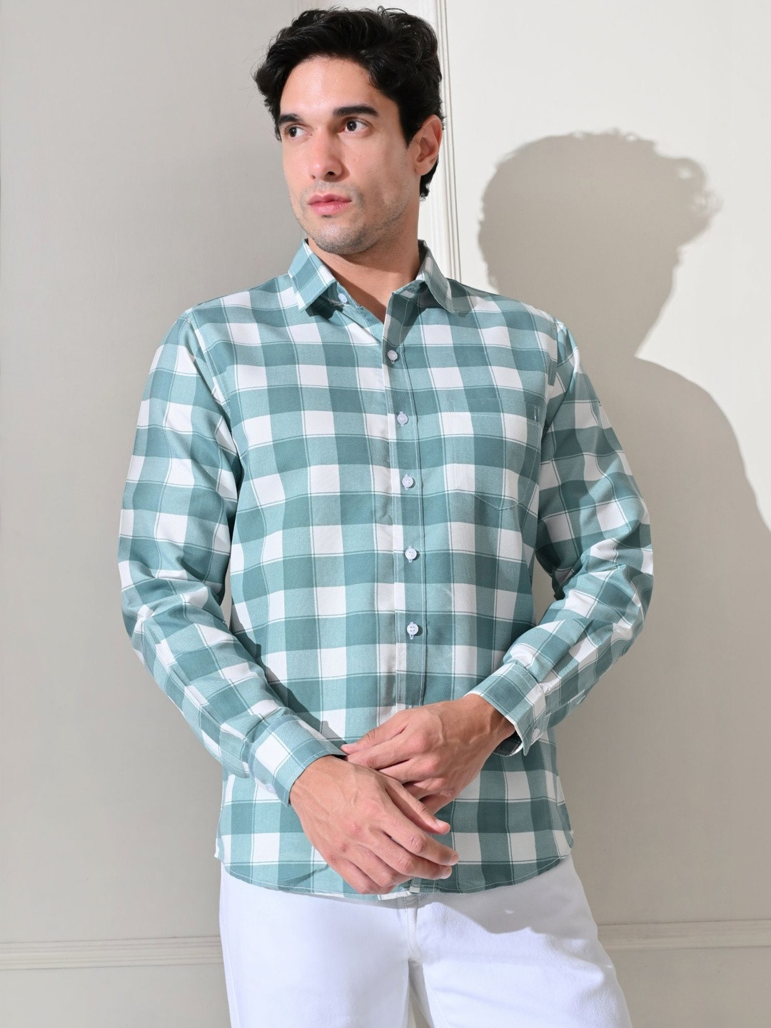 Vallengud Men Spread Collar Checked Cotton Regular Fit Casual Shirt