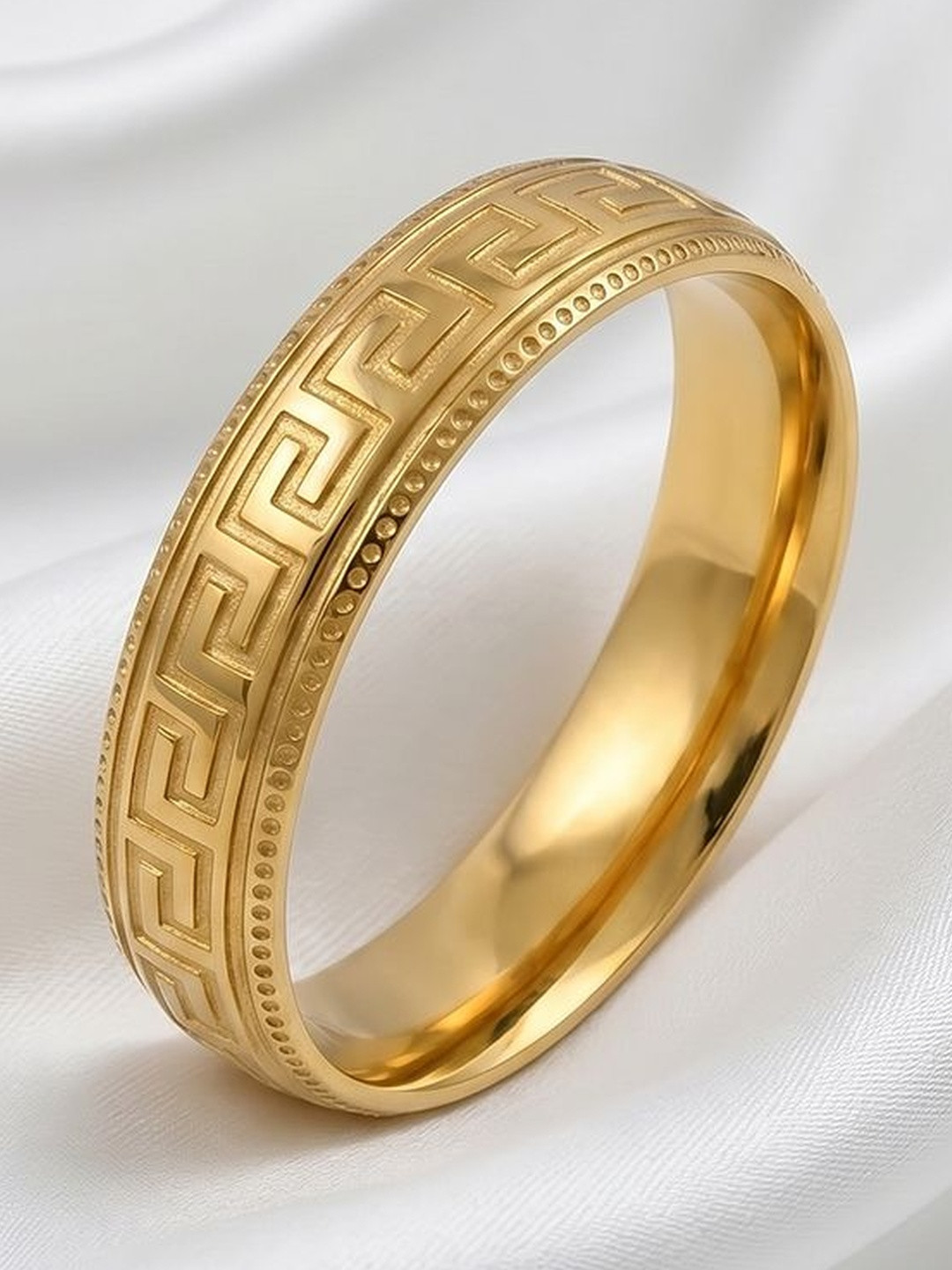Saizen Men Gold-Plated Temple Finger Ring