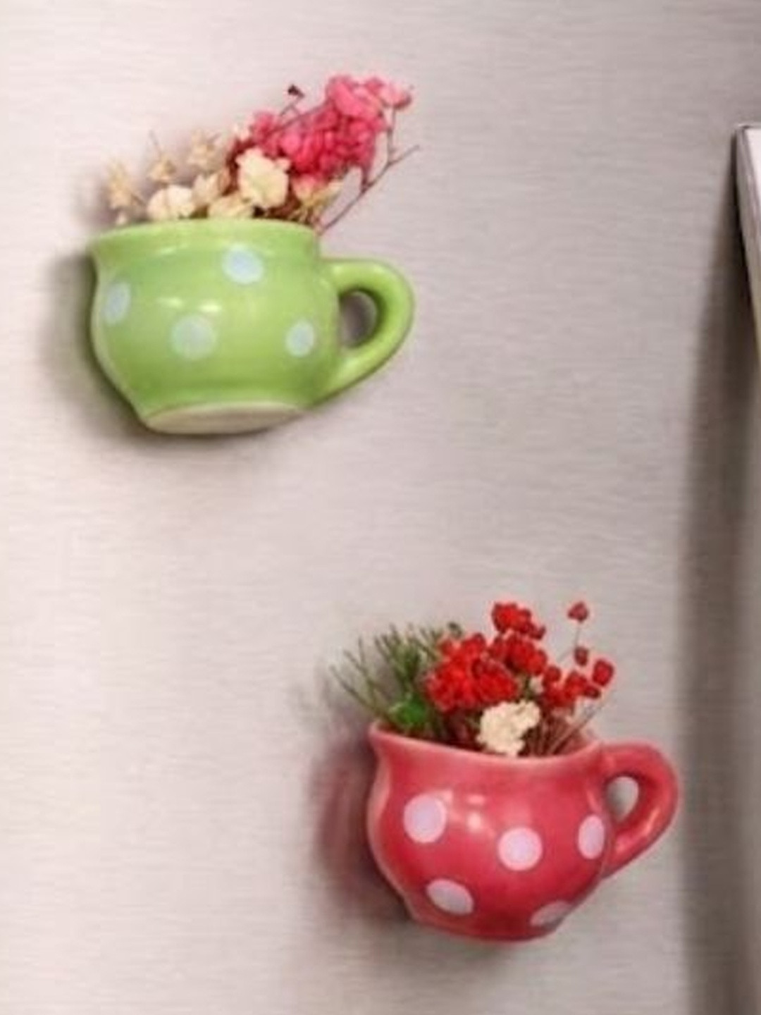 ArteCasa Green & Red 2-Pcs Printed Decorative Magnets