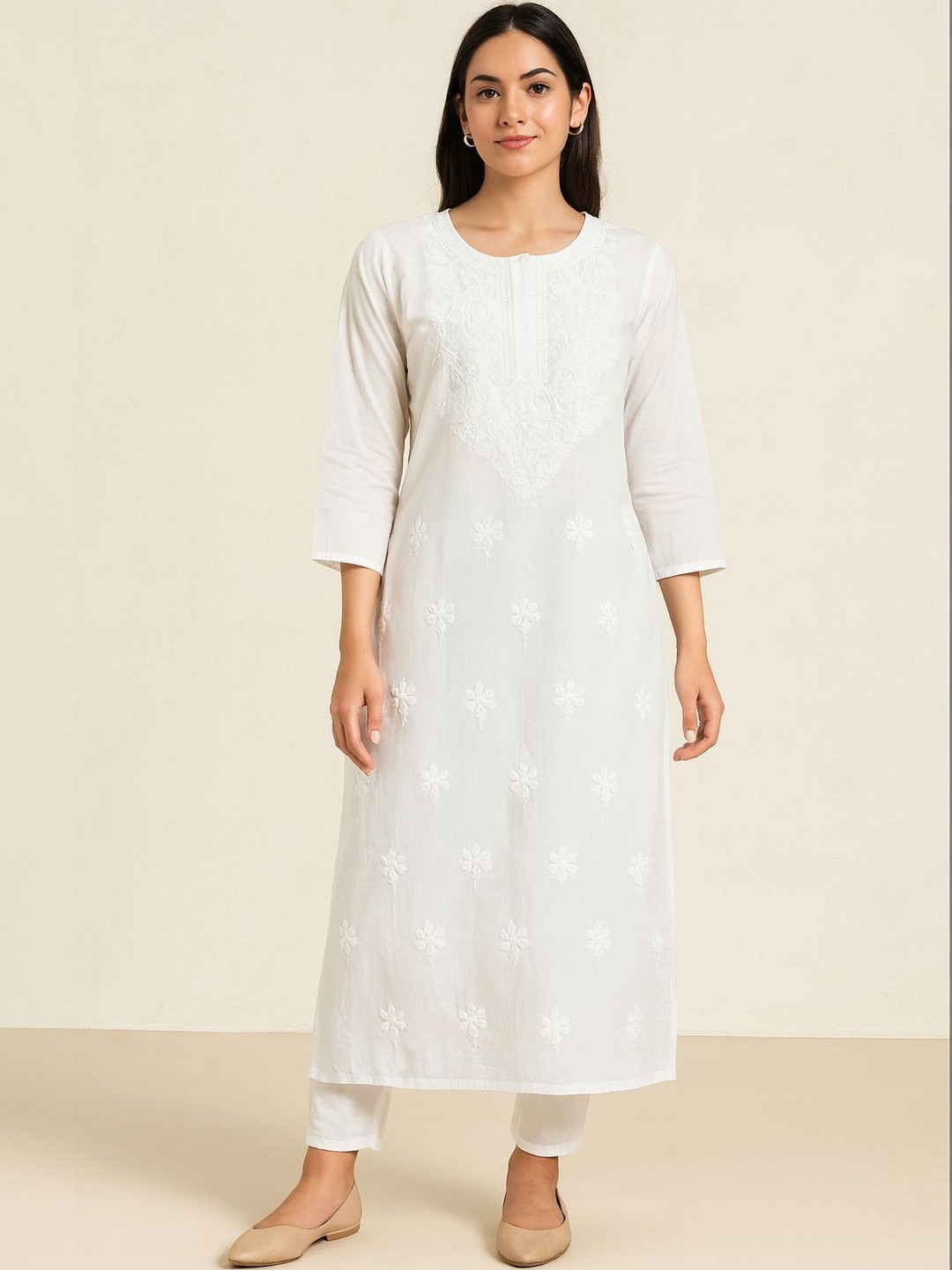 NATURALFAB Women Floral Embroidered Chikankari White Romance Kurta