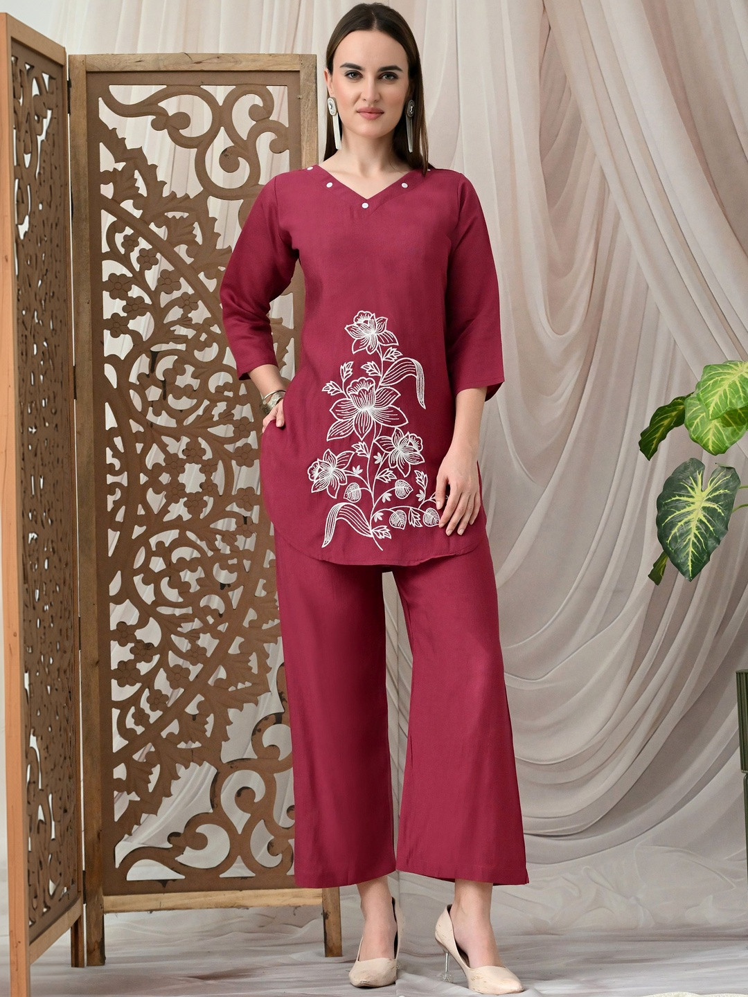 ROSHNI Women Floral Embroidered V-Neck Thread Work Tunic With Palazzos