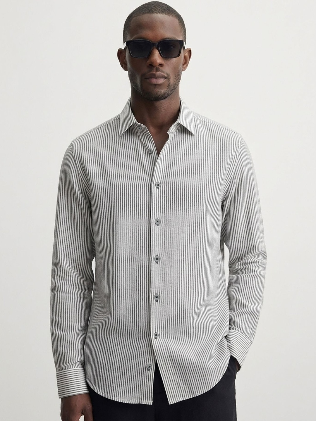 MISCHIEF MONKEY Men Classic Striped Casual Shirt