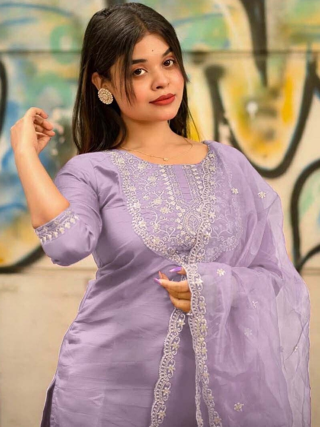 VIVISHA Women Floral Embroidered Kurti with Trousers & With Dupatta