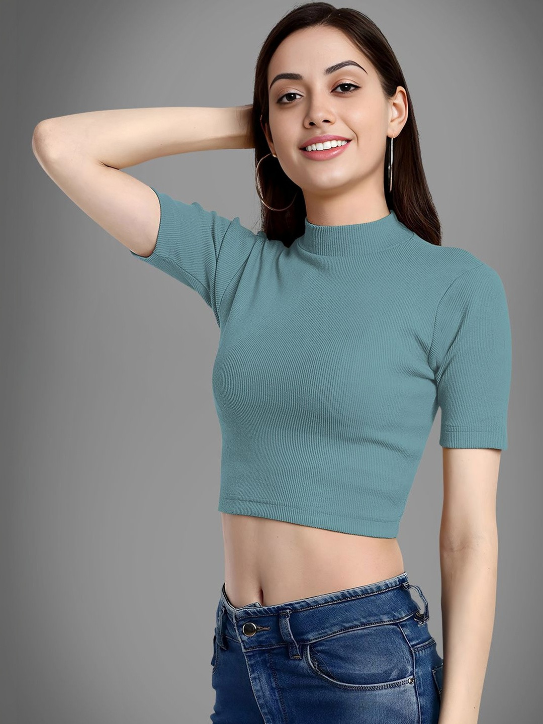 Navyankaa Crop Top