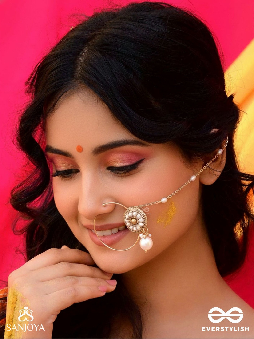 EVERSTYLISH Gold-Plated Artificial Stones and Beads Chained Nosepin